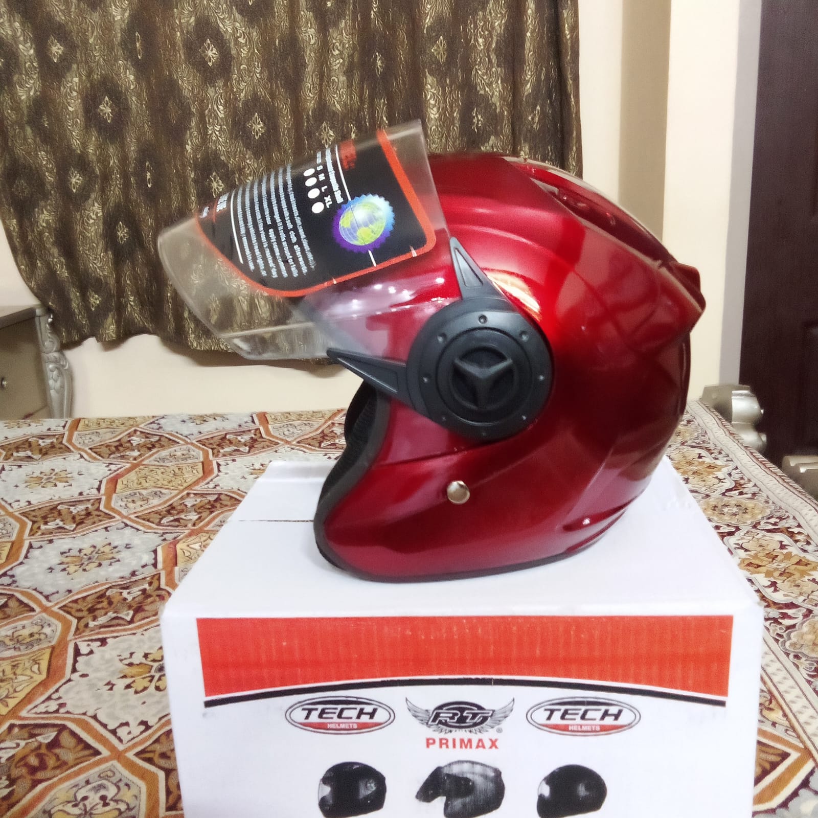 Primax Racing Motorcycle Helmet – Advanced Polycarbonate Shell (Red)